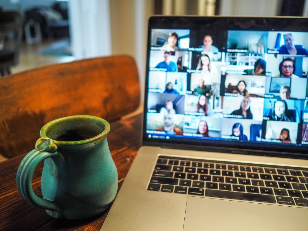 Devenir Youtubeur&nbsp;: Formation et Débouchés à Connaître